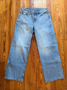 American Eagle Strigid Short Jeans Light Wash straight leg